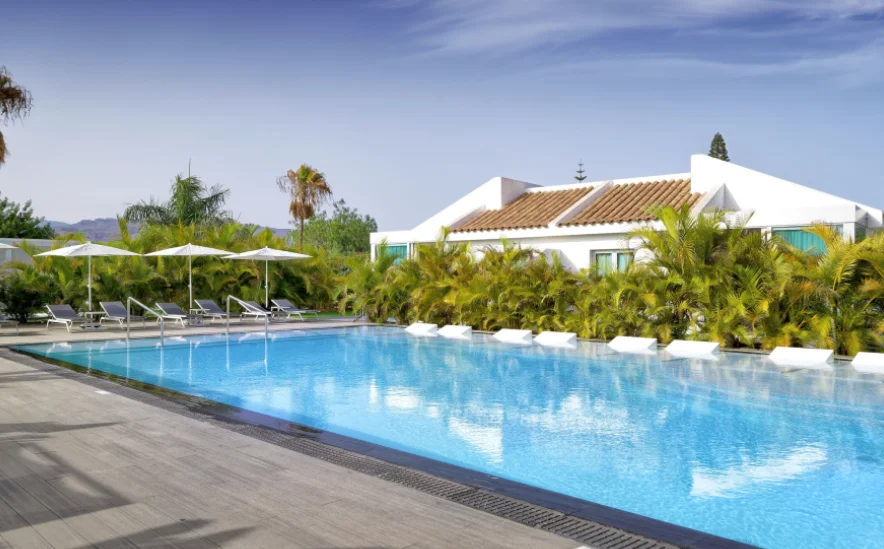 Vista Bonita LGTBI Resort